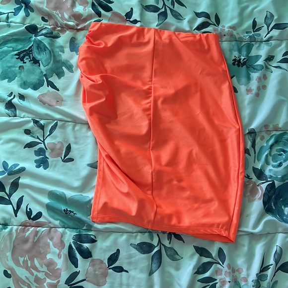 Neon orange forever 21 skirt with slit and cinch on side - Picture 2 of 3